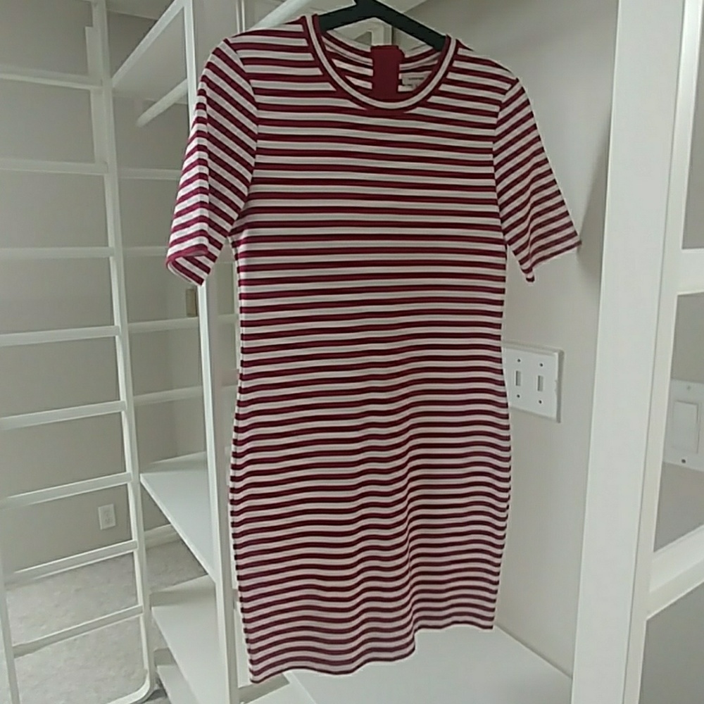 Well fitted casual T-Dress